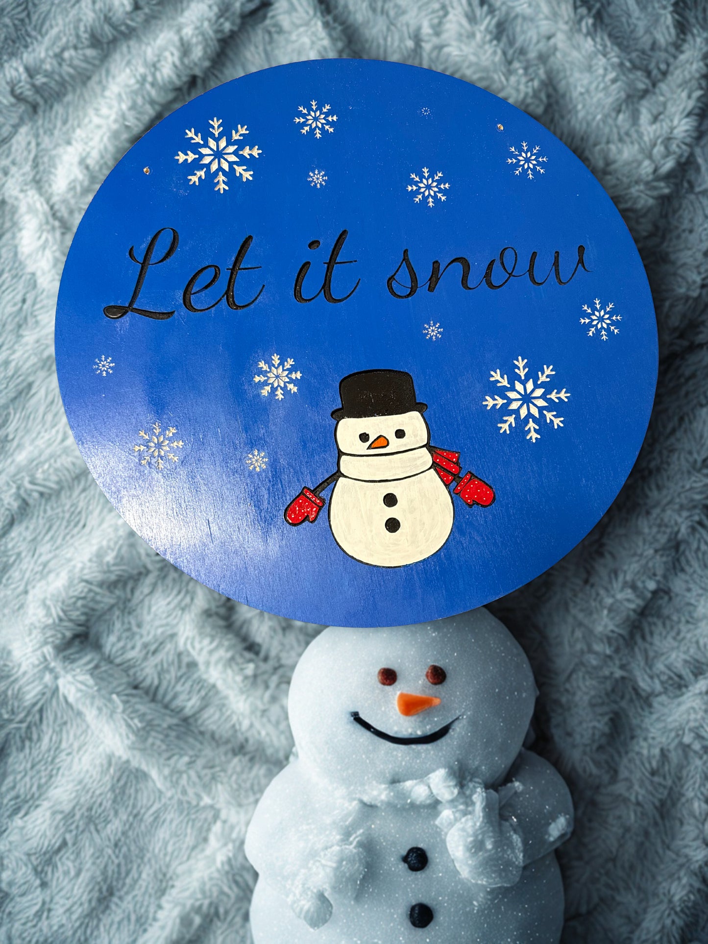 let it snow 18" round